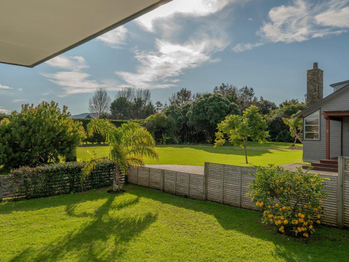 Sunlight Bach - Whitianga Holiday Home Екстериор снимка