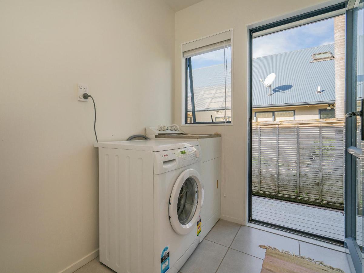 Sunlight Bach - Whitianga Holiday Home Екстериор снимка