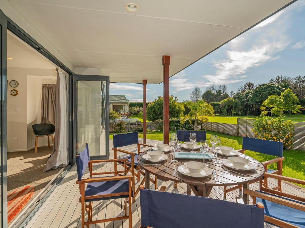 Sunlight Bach - Whitianga Holiday Home Екстериор снимка