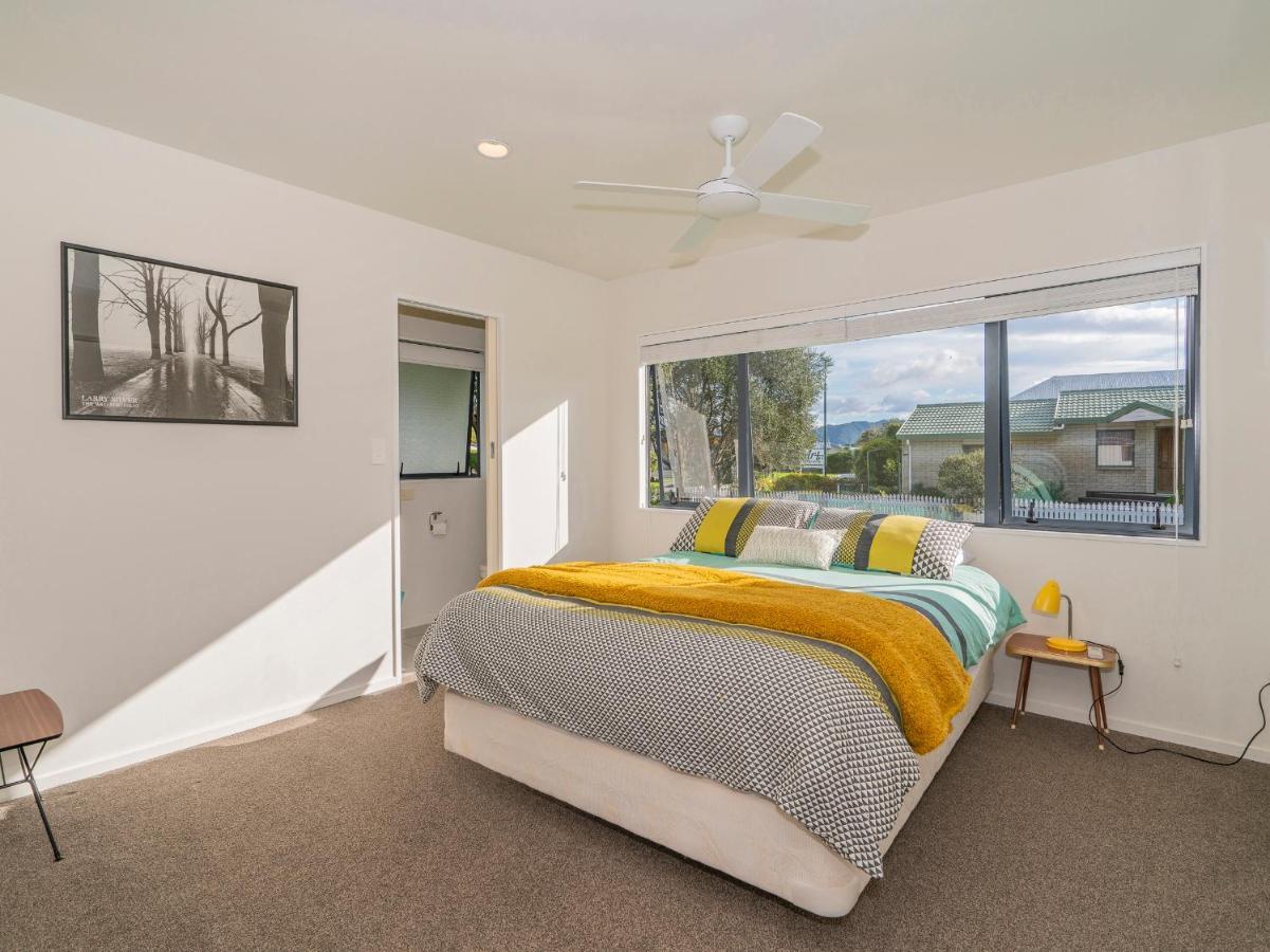 Sunlight Bach - Whitianga Holiday Home Екстериор снимка